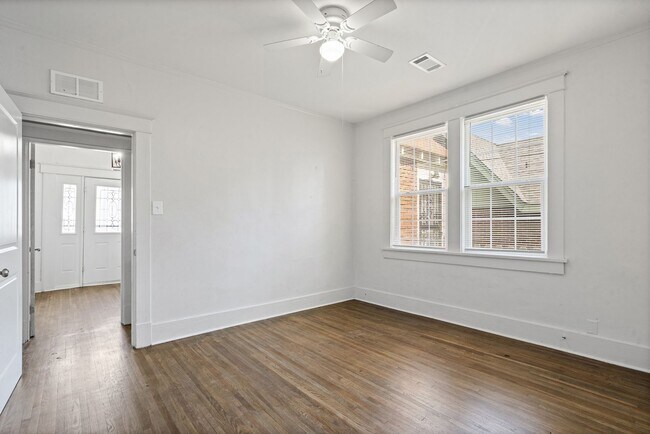Building Photo - 864 N Belvedere Blvd