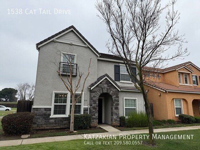 Building Photo - 2-Story 4-Bedroom 2.5 Bath Gated Community...