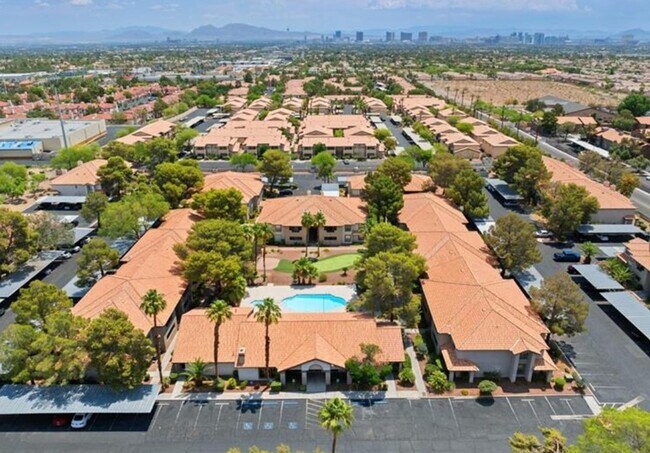 Building Photo - 2606 S Durango Dr