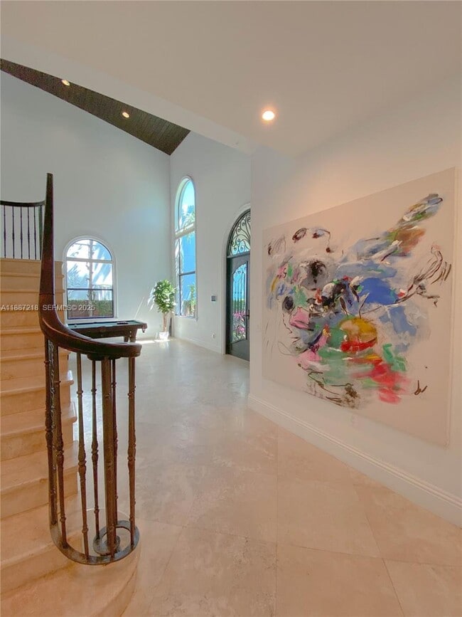 Building Photo - 2561 Trapp Ave