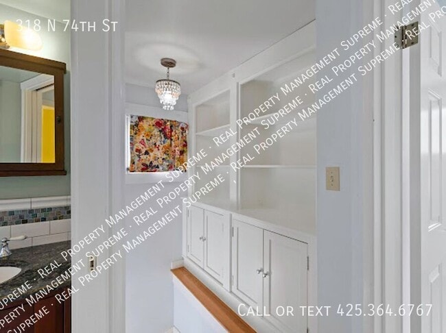 Building Photo - 318 N 74th St