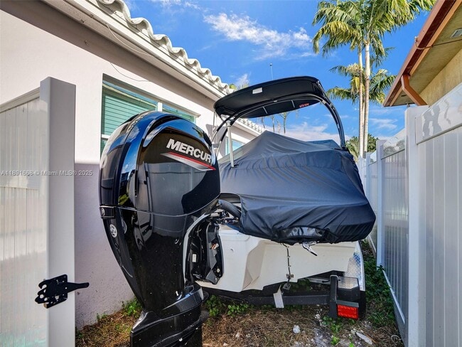 Building Photo - 1216 Guava Isle