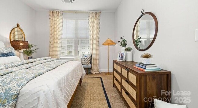 Building Photo - 104 Herrings Grn Lp