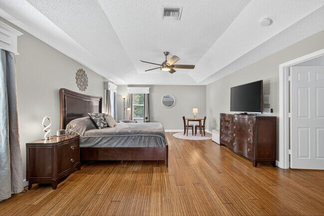 Building Photo - 3738 Old Lighthouse Cir