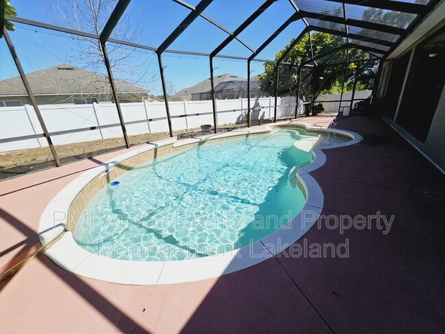 Building Photo - 1930 Saddlewood Ct