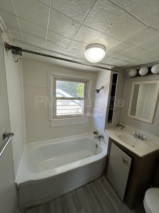 Building Photo - 131 S 28th St