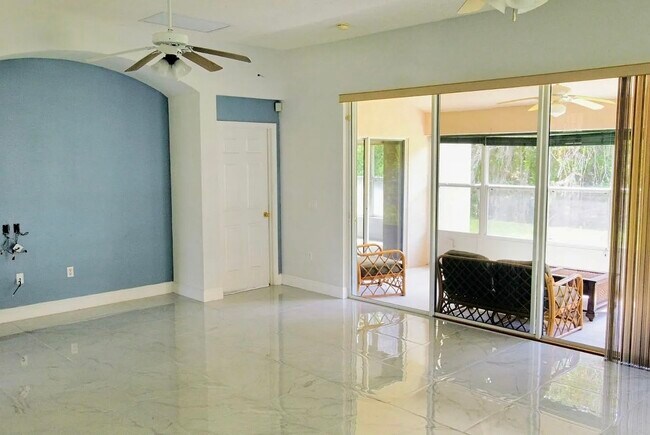 Building Photo - 3046 Bay Laurel Cir N