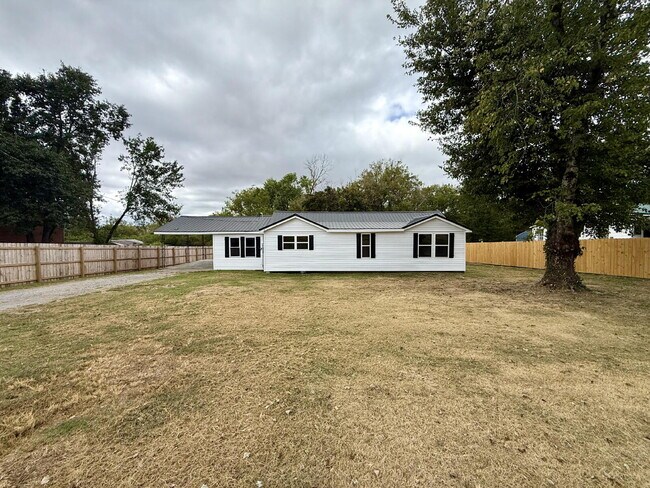 Building Photo - 1227 Old Hwy 109 N