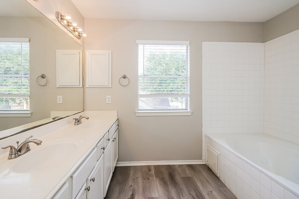 Building Photo - 3310 Tenaha Dr