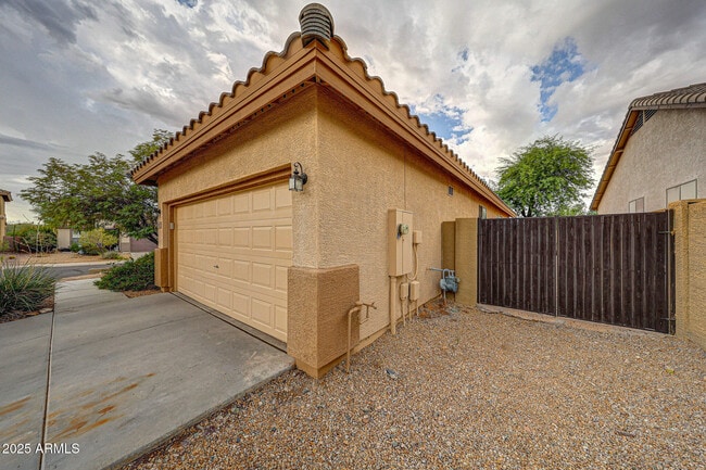 Building Photo - 40102 N Bridlewood Ct