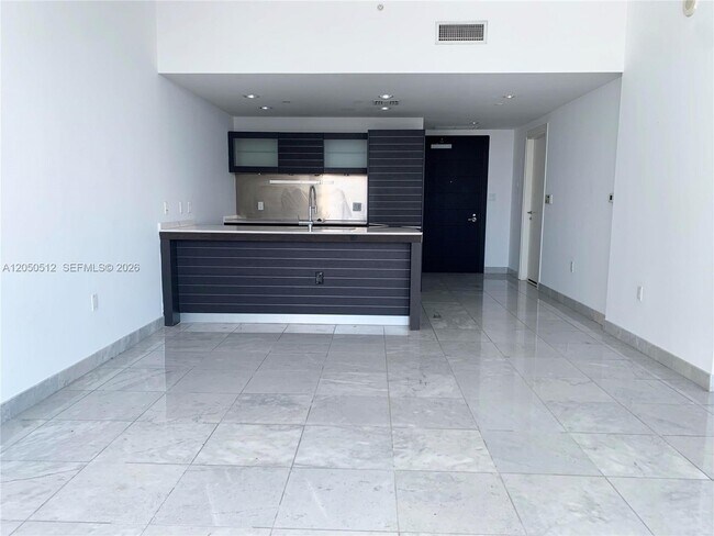 Building Photo - 200 Biscayne Blvd Way