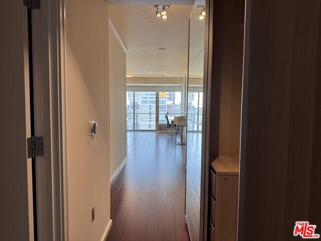 Building Photo - 1155 S Grand Ave