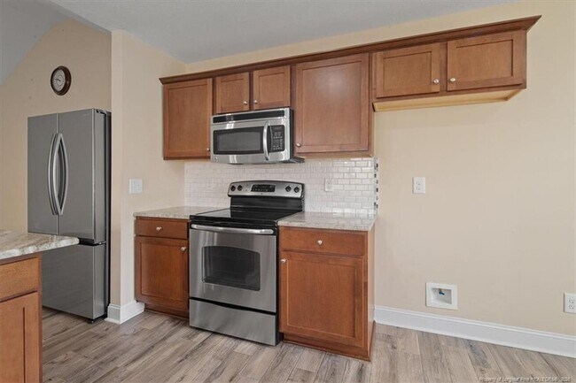 Building Photo - 2108 Heathcote Dr