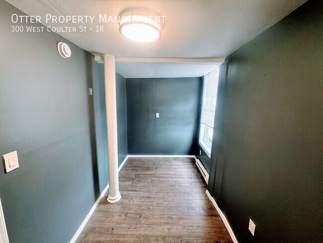 Building Photo - 300 W Coulter St