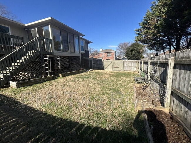 Building Photo - 2820 Chapelwood Dr