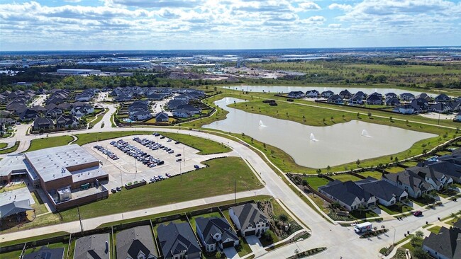 Building Photo - 7427 Compass Dr