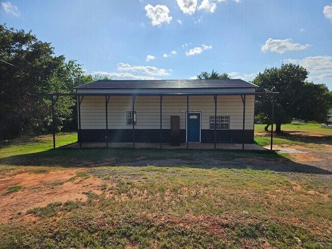 Building Photo - 21387 Fir Ln