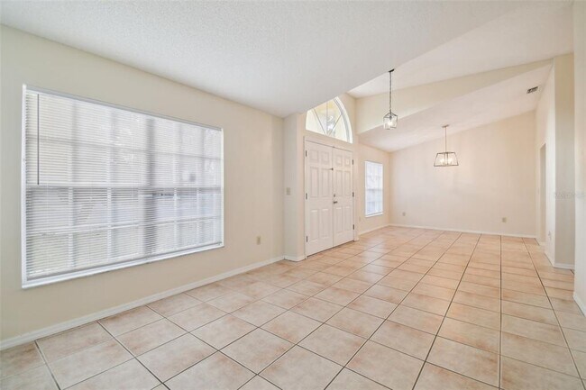Building Photo - 2342 Tioga Dr