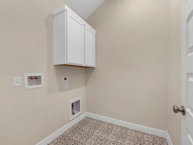 Building Photo - 4203 Chloe Ridge Ln