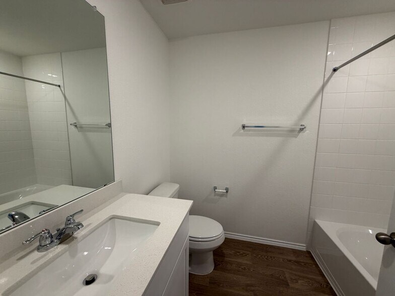 Building Photo - 350 San Juan Trl