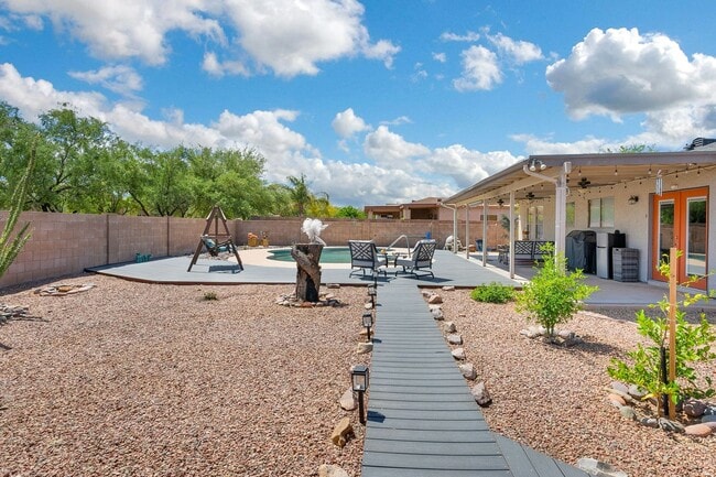 Building Photo - Private Pool Oasis  in southwest Tucson's coveted Star Valley!