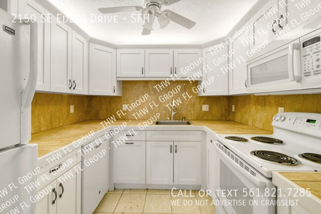 Building Photo - 2150 SE Edler Dr