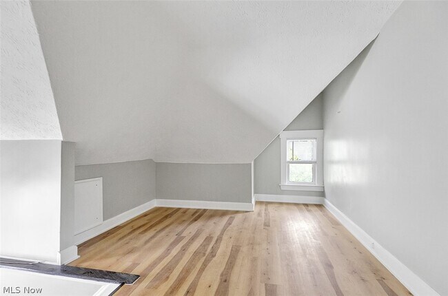 Building Photo - 9807 Parkgate Ave