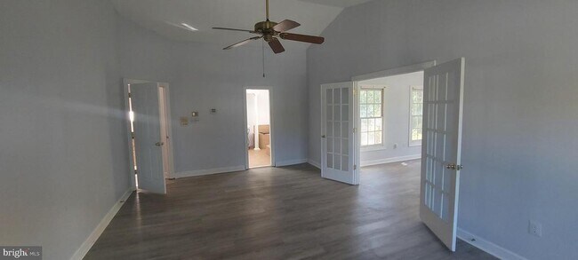 Building Photo - 6135 Fieldcrest Ct