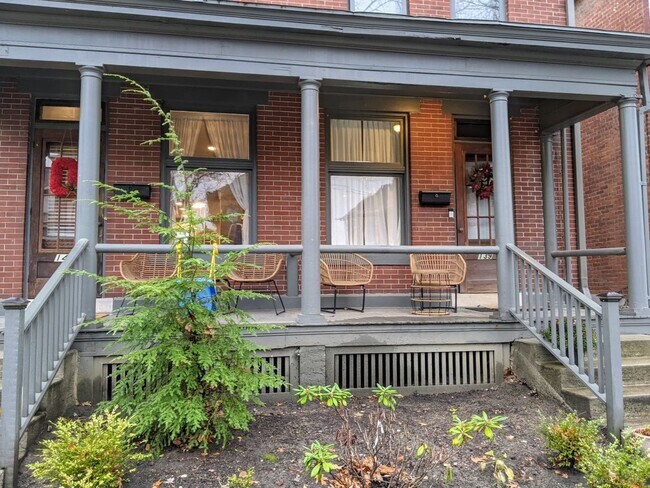 Building Photo - 139-141-141 E Mithoff St