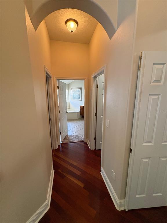 Building Photo - 9718 Pineola Dr