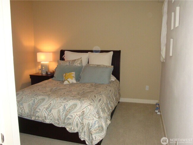 Building Photo - 1bd/1ba Bellevue Condo