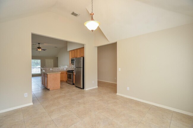 Building Photo - 102 N Holly Laurel Cir