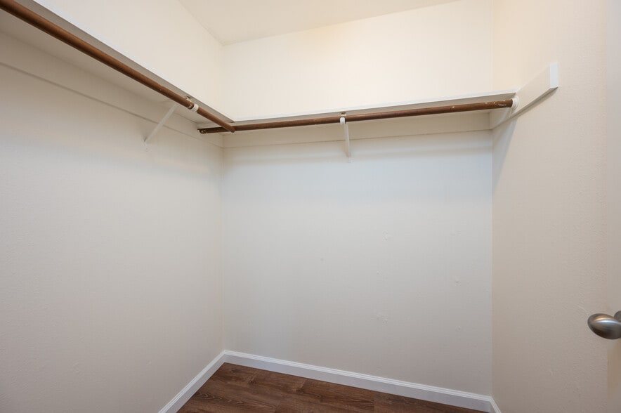 Building Photo - 1416 San Luis Dr