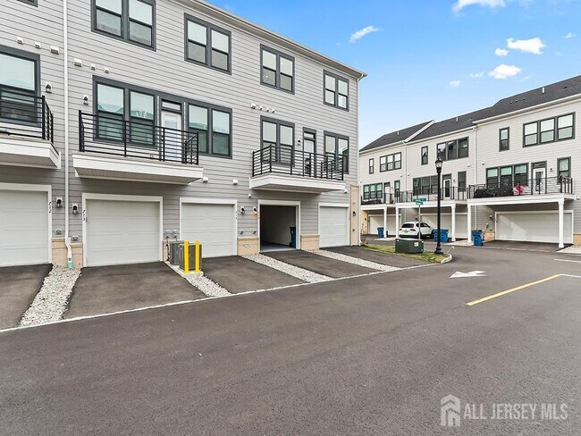 Building Photo - 715 Parker Blvd