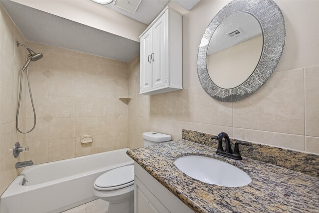 Building Photo - 12811 Ashford Meadow Dr