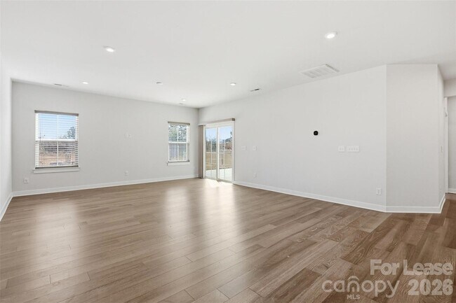 Building Photo - 6425 Cumberland Dr