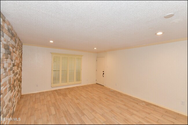 Building Photo - 4433 N Stanton St