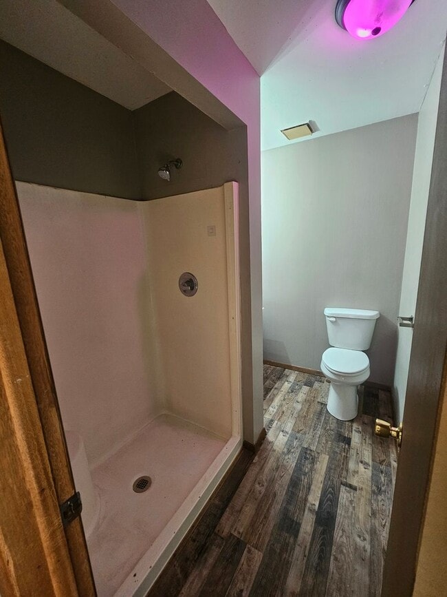 Building Photo - 3 Bedroom | 2 Bathroom | 2 Car Garage | Springfield MO!