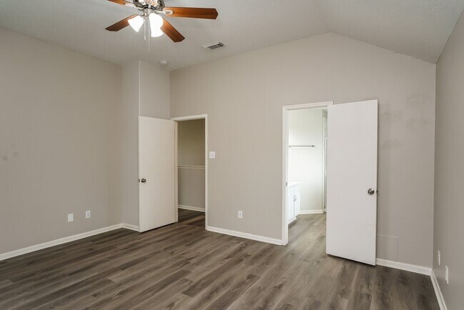 Building Photo - 18407 Heartland Ct