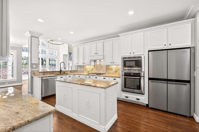 Building Photo - 6 Portrush Ct