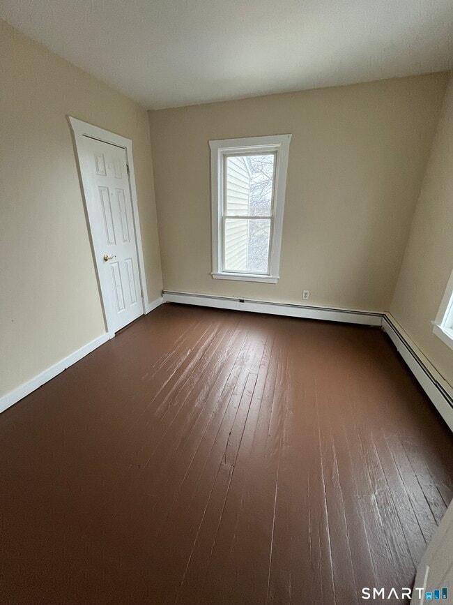 Building Photo - 33 Dewey St