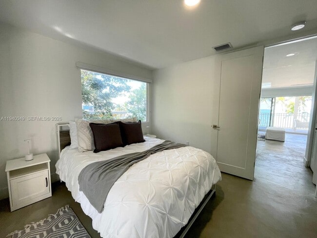 Building Photo - 96180 Overseas Hwy