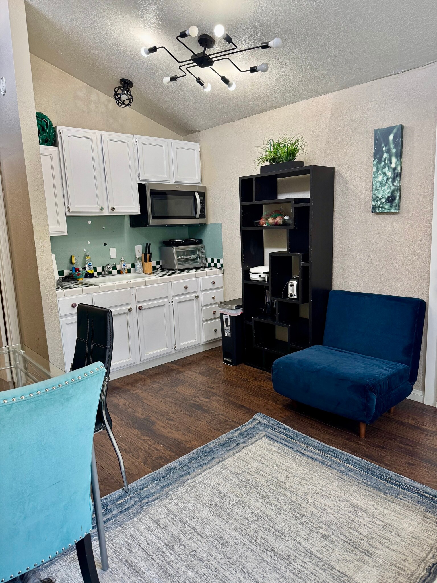 Building Photo - 6918 Coley Ave