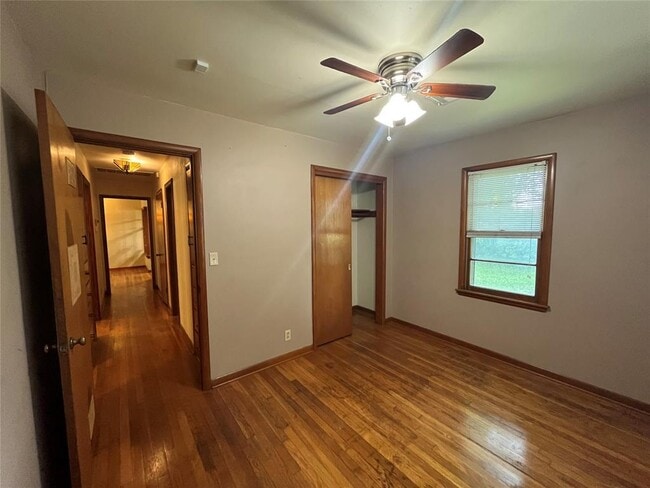 Building Photo - 511 Fleetwood Dr