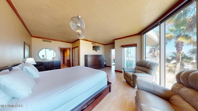 Building Photo - 2060 Beach Blvd