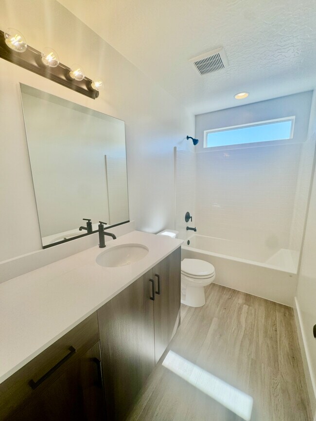 Building Photo - 5722 S Weehawken Ln