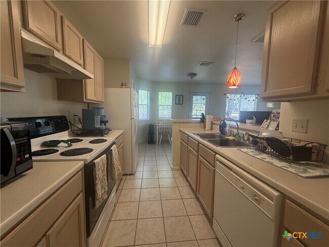 Building Photo - 103 Cedargrove