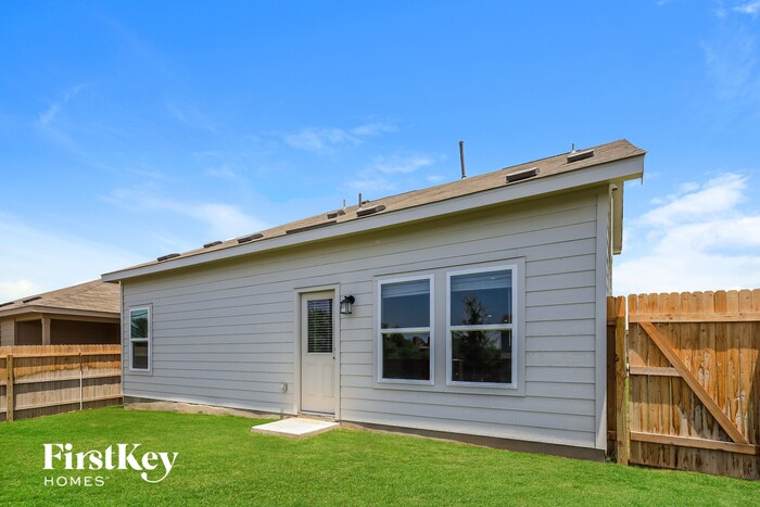 Building Photo - 1915 Morse Way