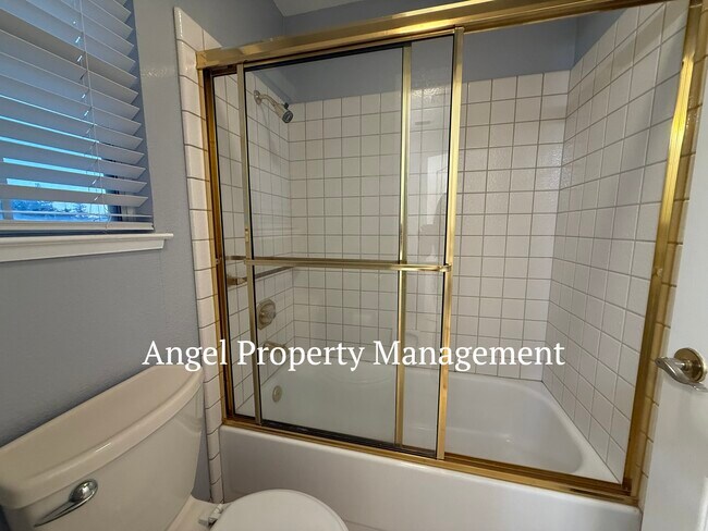 Building Photo - 9131 Brienne Way