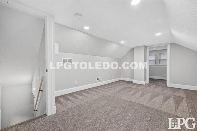 Building Photo - 2428 Bucklew Dr